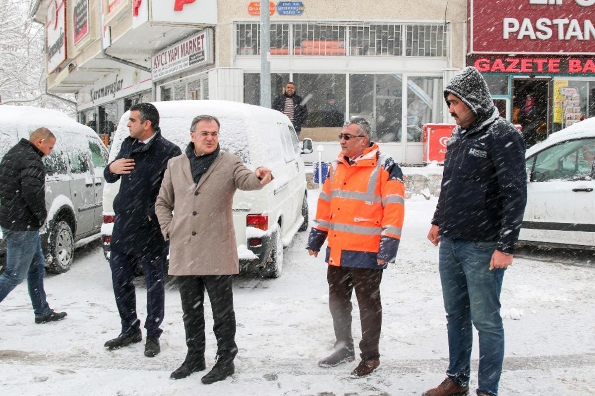 Hacılar beyaza b&uuml;r&uuml;nd&uuml;
