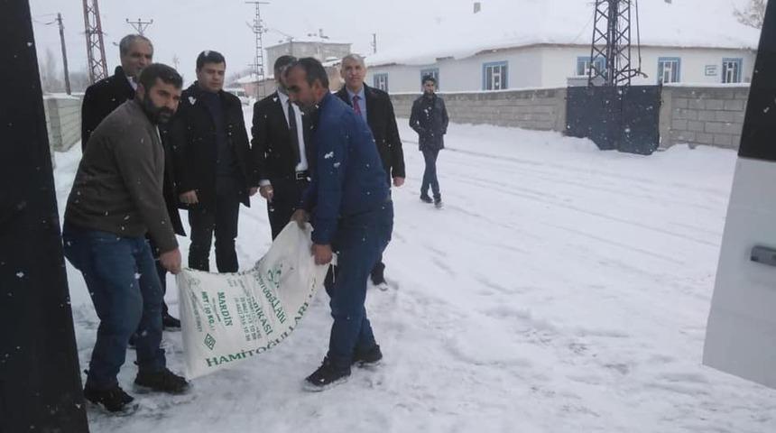 Saray il&ccedil;esinden depremzedelere yardım