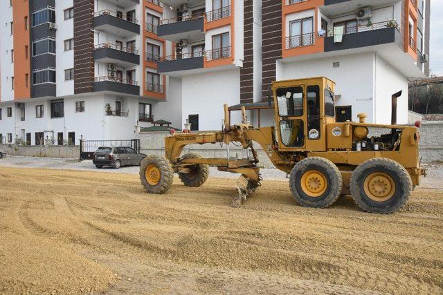 Toroslar’da yeni yerleşim yerlerinin yolları açılıyor