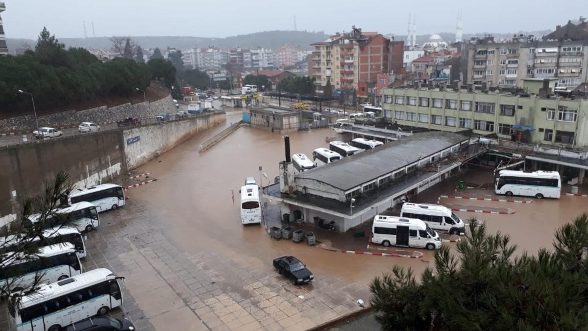 Erdek otogarı yıkıma hazır