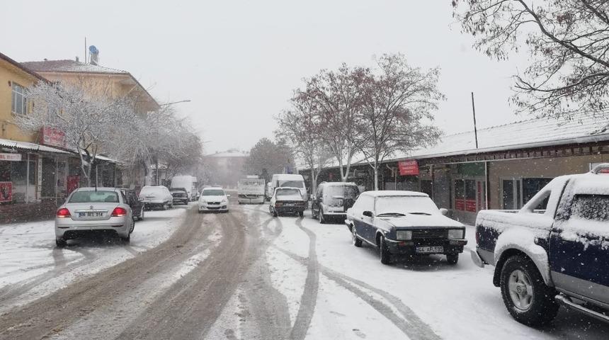 Arguvan&rsquo;da kar yağışı