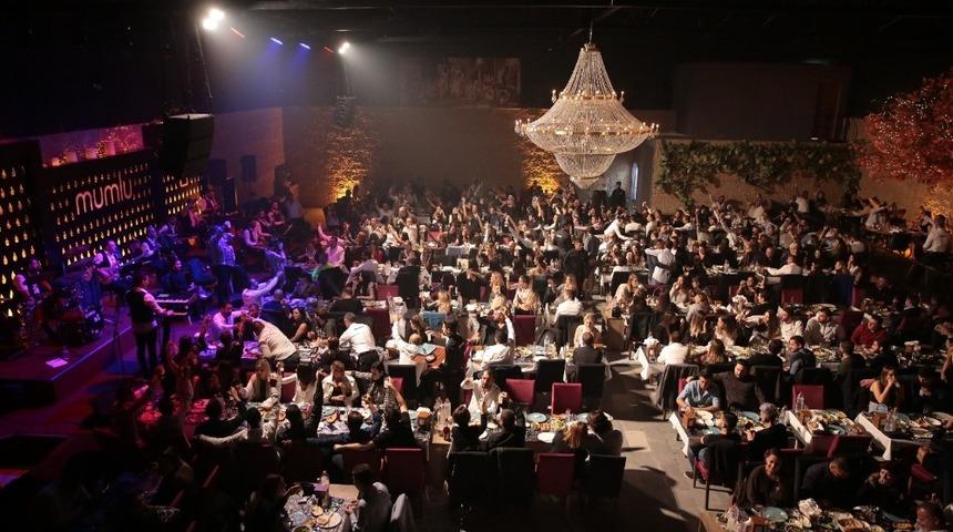 İzmir&rsquo;de yıldızlar ge&ccedil;idi