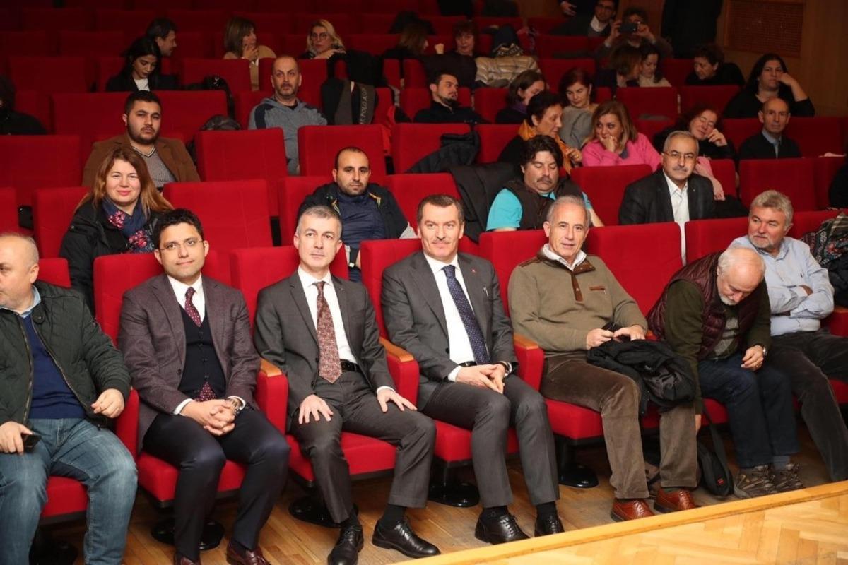 Zeytinburnu&rsquo;nda eğitimini tamamlayan rehberlere sertifikaları verildi