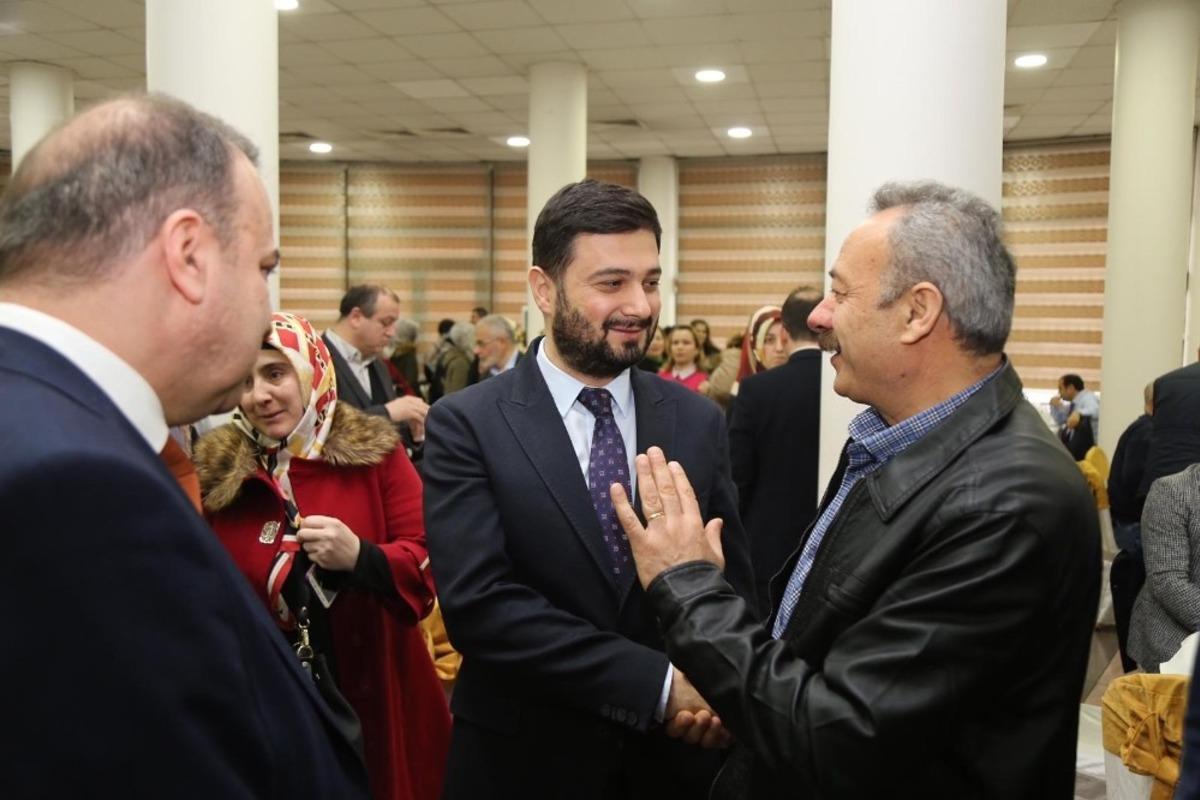 Kağıthane Belediyesinin eğitime desteği s&uuml;r&uuml;yor