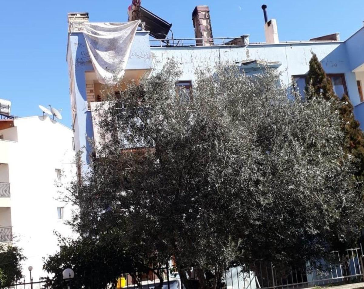 Dubleksin &ccedil;atısı yandı