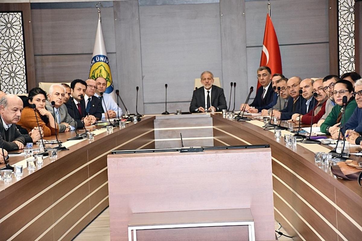 HR&Uuml;&rsquo;de alternatif &uuml;r&uuml;n desenleri &ccedil;ift&ccedil;ilerle paylaşıldı