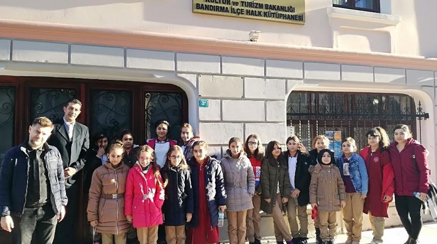 Bandırma Kütüphanesi’ne bin 800 yeni eser