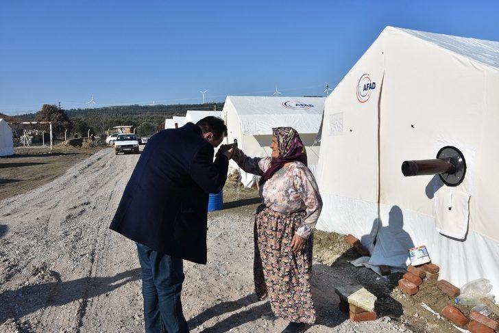 Akhisar Belediyesi depremzedelerin yaralarını sarıyor G5