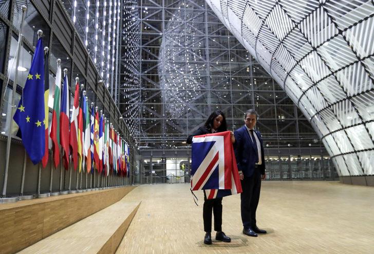 İngiliz bayrakları, Brüksel'deki AB kurumlarından indirildi G4