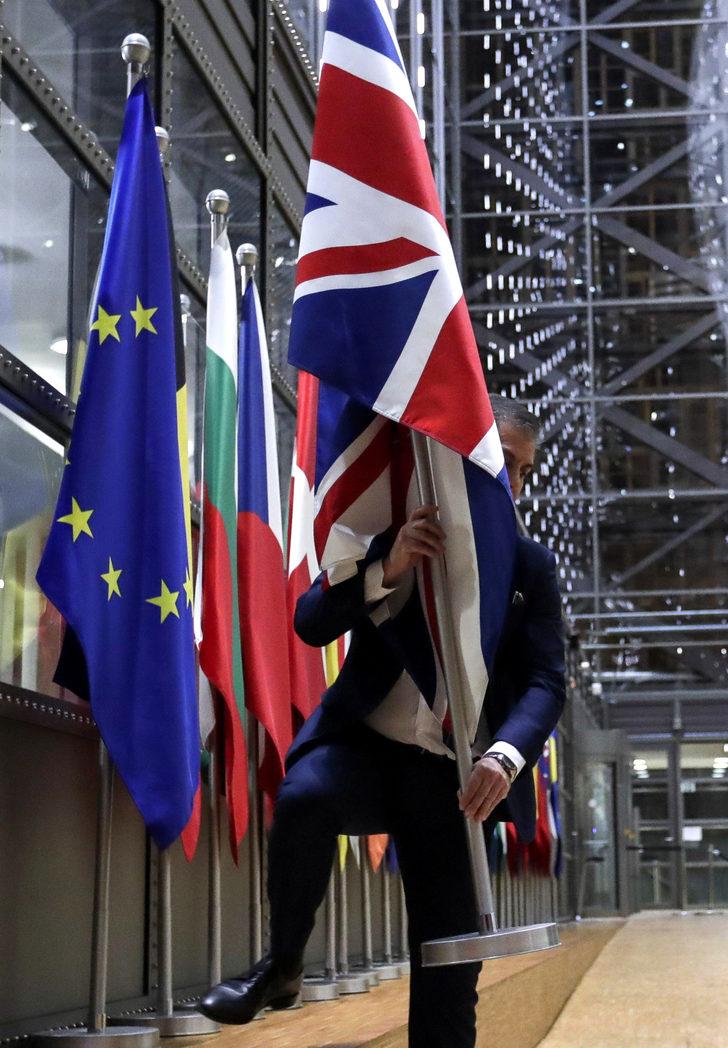 İngiliz bayrakları, Brüksel'deki AB kurumlarından indirildi G5