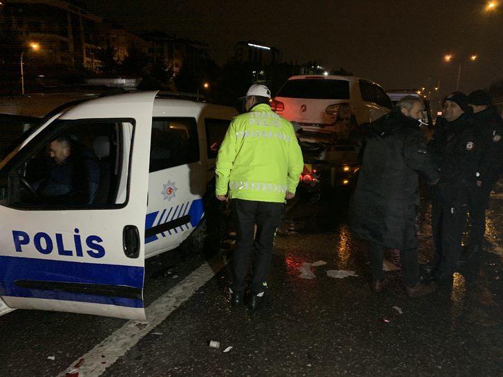 Maltepe'de sabaha karşı zincirleme kaza! 2'si polis 4 yaralı G2