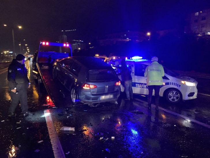 Maltepe'de sabaha karşı zincirleme kaza! 2'si polis 4 yaralı G5