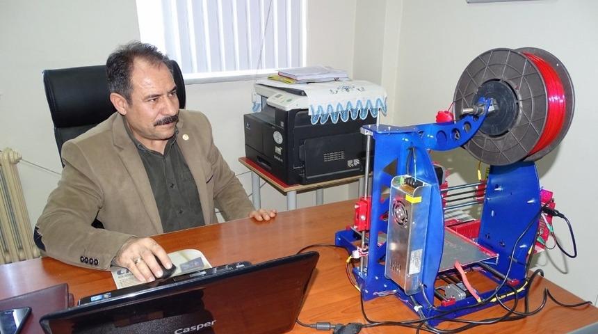 M&uuml;d&uuml;r Yardımcısı Sezer, 5 bin TL&rsquo;lik 3D yazıcı projesini bin TL&rsquo;ye mal etti