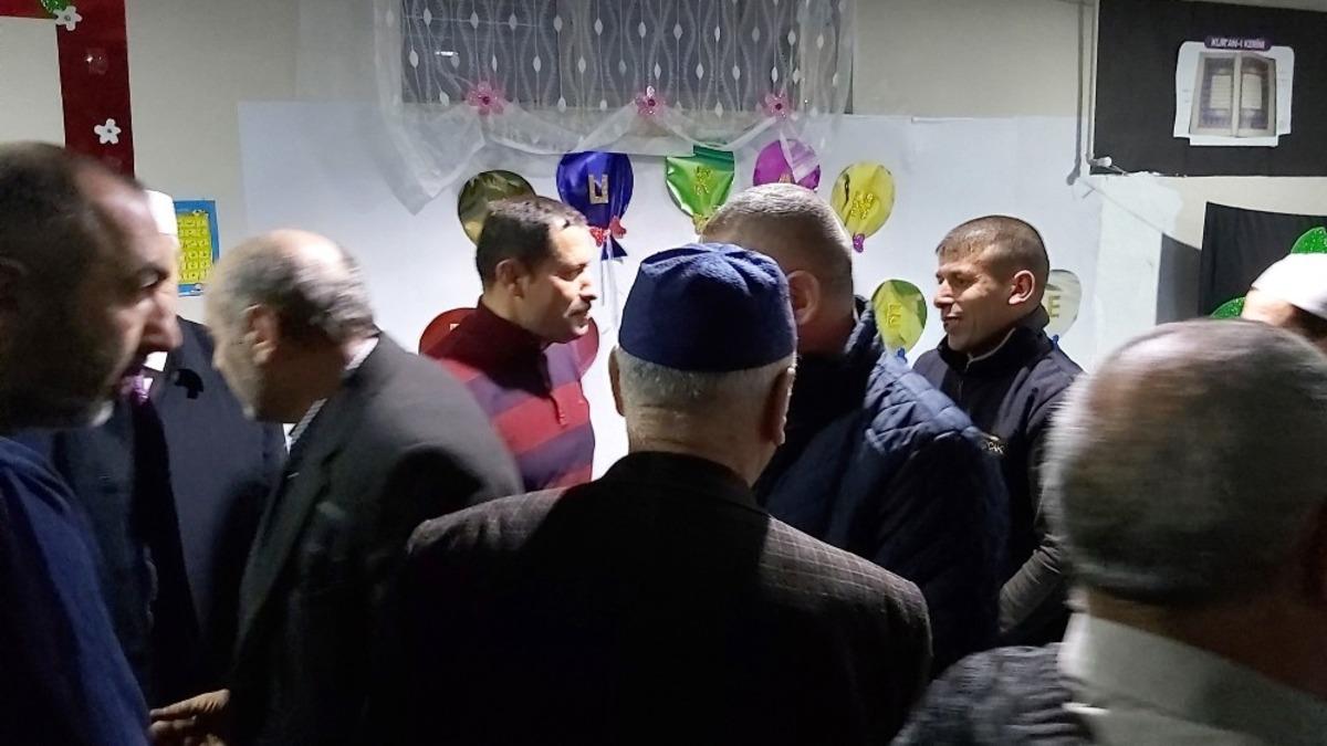 Vali Mustafa Masatlı, vatandaşlarla sabah namazı buluşmalarını s&uuml;rd&uuml;r&uuml;yor