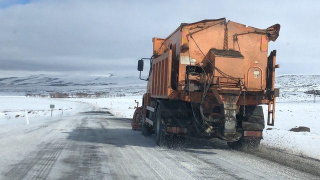 Kars’ta tipiden 181 köy yolu ulaşıma kapandı