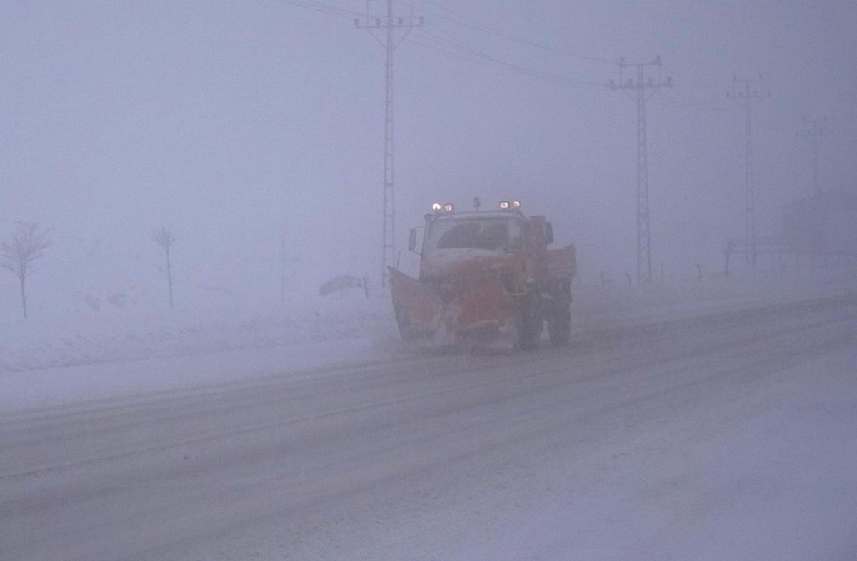 Van&rsquo;da 337 yerleşim yeri ulaşıma kapandı