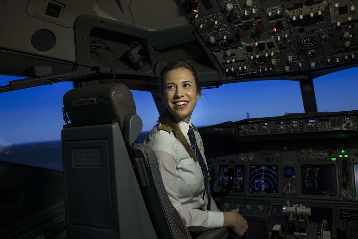 THY&rsquo;nin en gen&ccedil; kaptan pilotu 29 yaşındaki Selin Sevimli