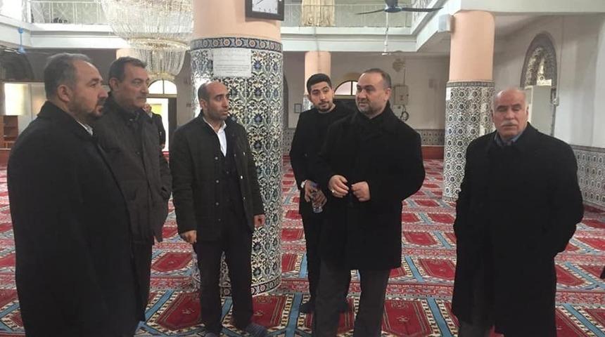 M&uuml;ft&uuml; Taş&ccedil;ı depremde hasar g&ouml;ren camide incelemede bulundu