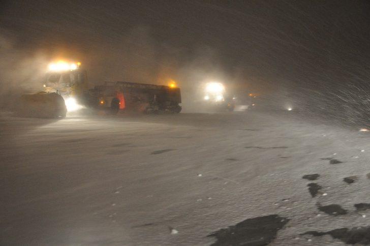 Yüksekova havalimanında yoğun tipi altında karla mücadele G2