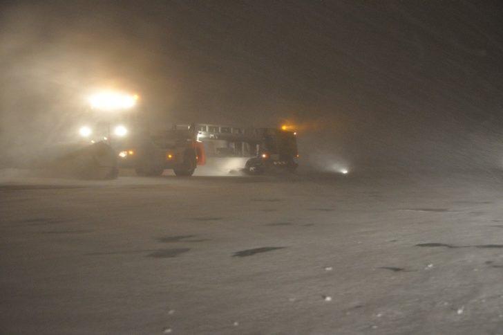 Yüksekova havalimanında yoğun tipi altında karla mücadele G3