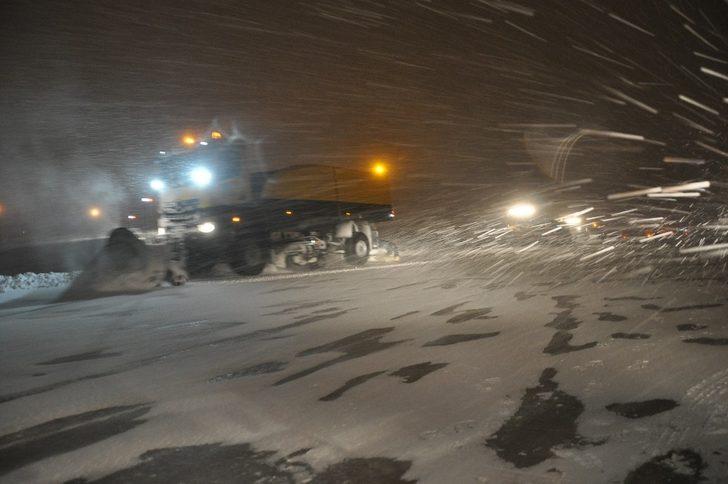 Yüksekova havalimanında yoğun tipi altında karla mücadele G4