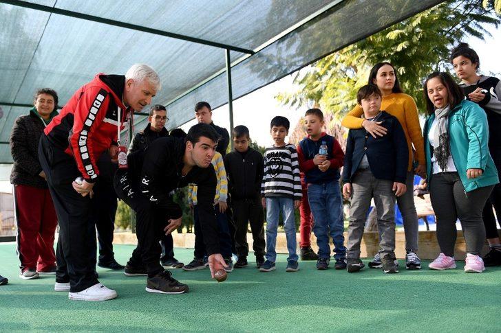 Mersin’de özel çocuklar için bocce etkinliği düzenlendi G4