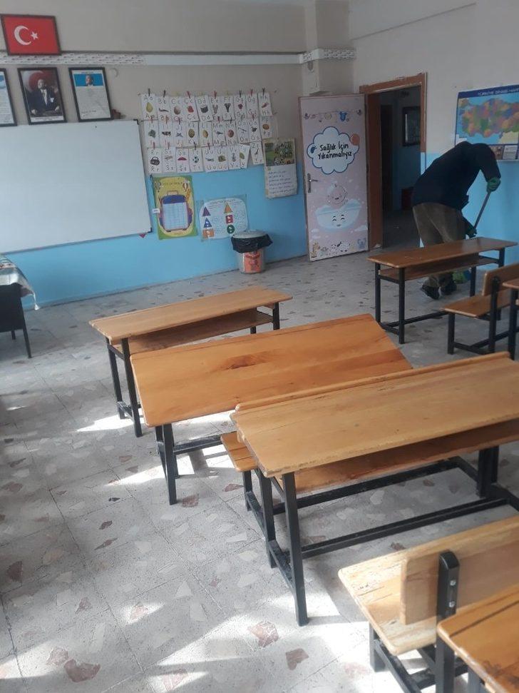 Özalp Belediyesi okullardaki temizlik yaptı G4