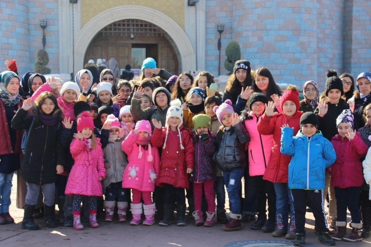 &Ccedil;ocuklar tatilde Masal Şatosu&rsquo;nun tadını &ccedil;ıkardı