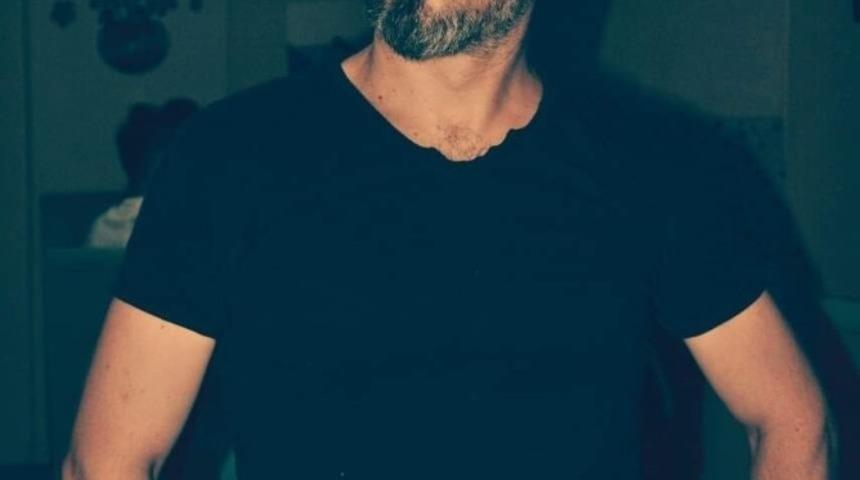 Kaza ge&ccedil;irip eşinin zorla hastaneye g&ouml;t&uuml;rd&uuml;ğ&uuml; adam, hayatını kaybetti