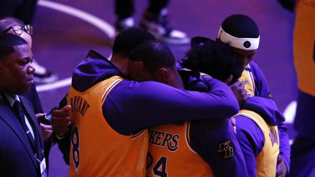 Staples Center’da ’Kobe Bryant’ anıldı