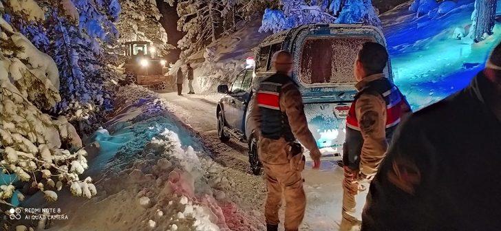 Çalışırken çığ altında kalan kişinin 9 saat sonra cansız bedeni çıkarıldı G2