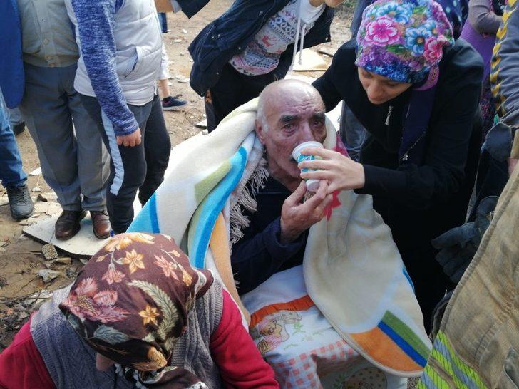 Ümraniye’de yangın! Yaşlı çifti komşuları kurtardı G4