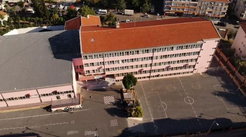 İstanbul&rsquo;da depremde ağır hasar g&ouml;ren 8 okula yıkım kararı