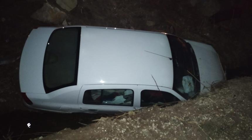 Otomobil şarampole devrildi: 4 Yaralı