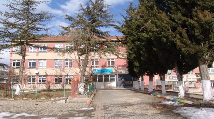 Risk taşıyan okul boşaltılıyor