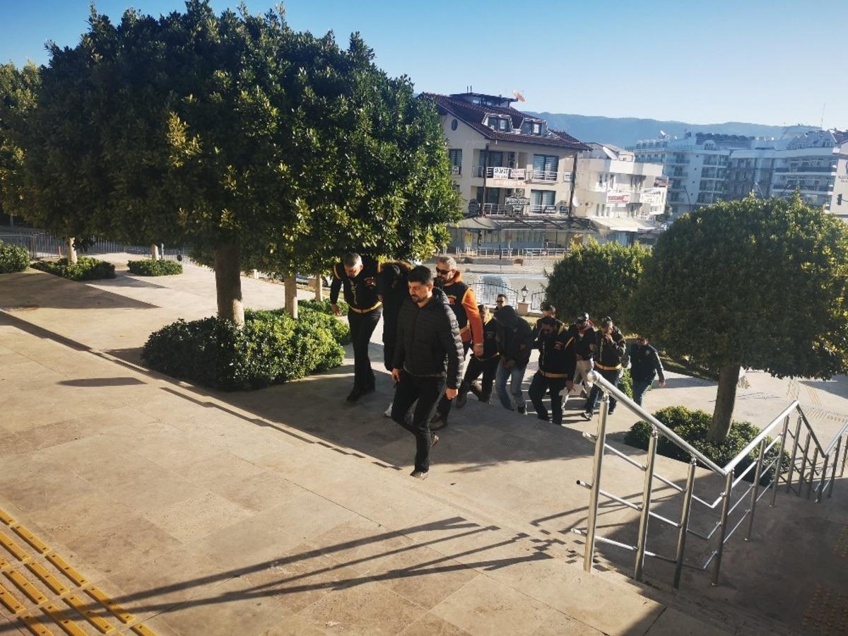 Polisin titiz &ccedil;alışması ile hırsızların servet sevinci yarıda kaldı