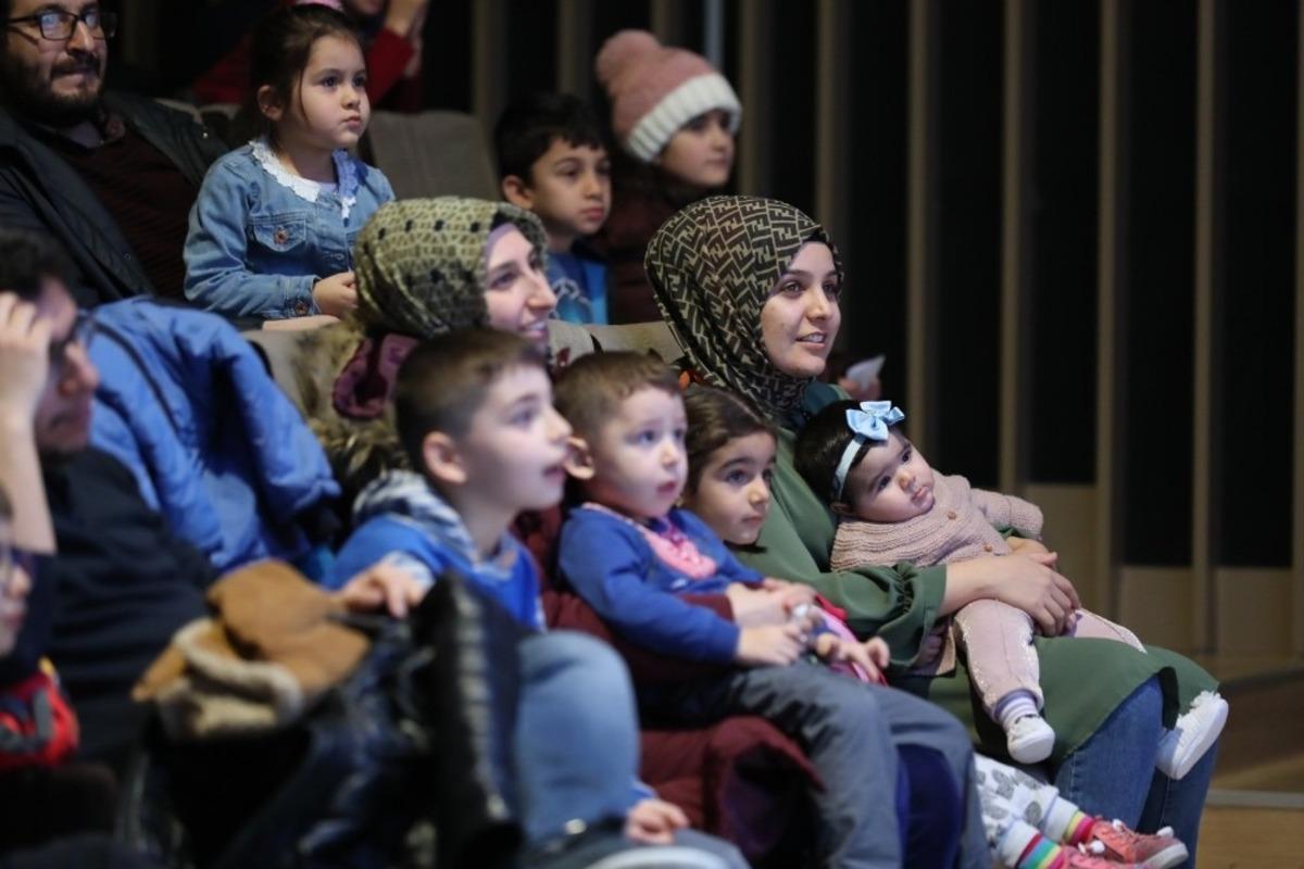 Başakşehirli &ccedil;ocuklar &lsquo;Top Ağacı&rsquo;nı &ccedil;ok sevdi