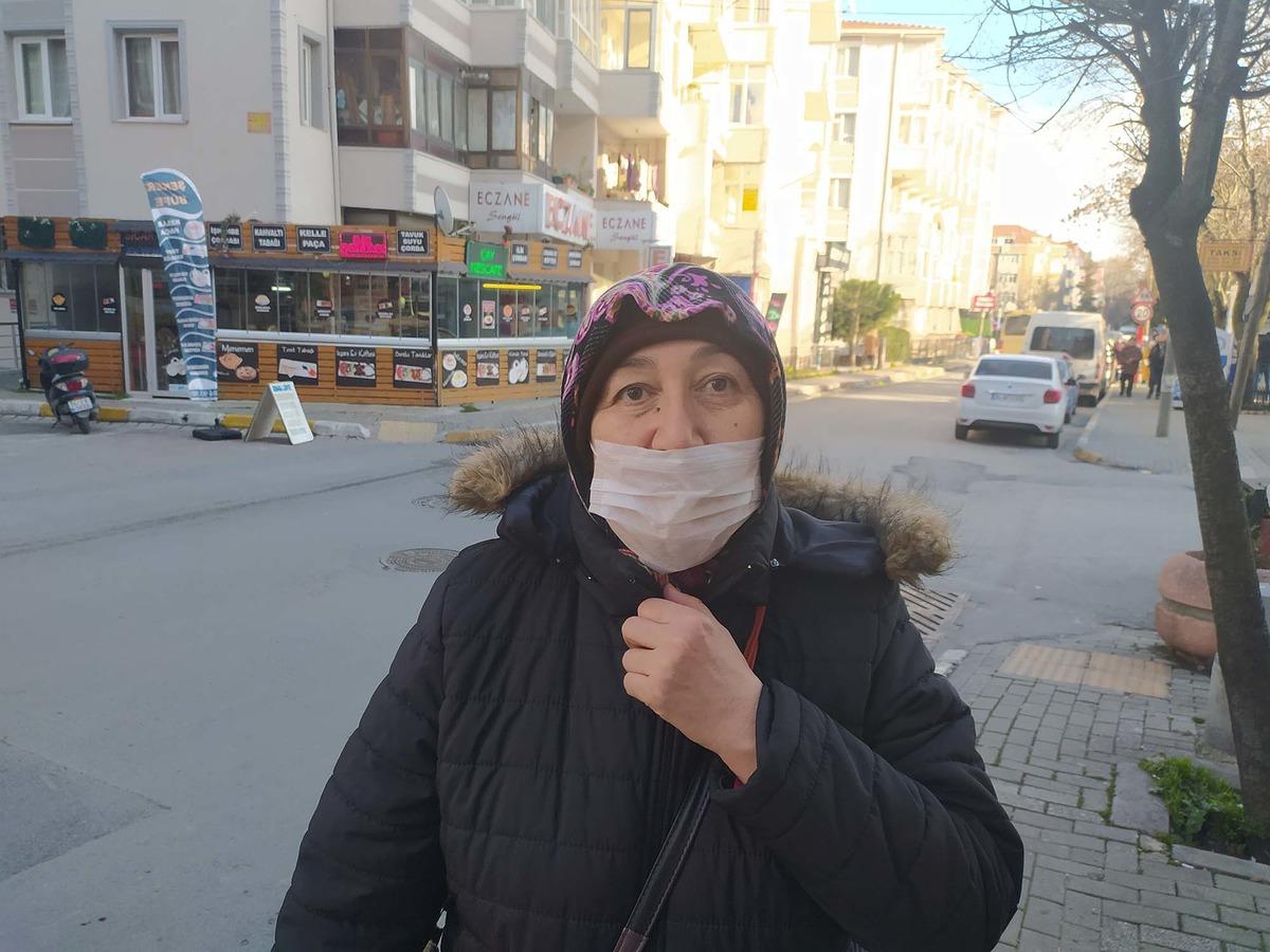 İstanbul'da toplu ulaşımda dikkat &ccedil;eken g&ouml;r&uuml;nt&uuml;ler! Maskeyle dolaşıyorlar