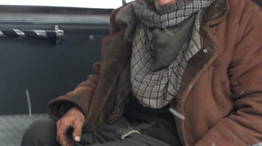 Kış g&uuml;n&uuml; dışarıda kalan yaşlı adama b&uuml;y&uuml;kşehir sahip &ccedil;ıktı