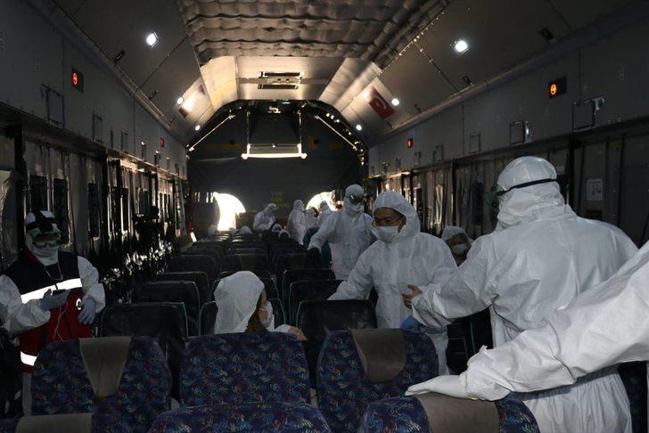 Son dakika: Vuhan'dan tahliye edilen Türk vatandaşlarını taşıyan uçak Etimesgut Havaalanı'na indi G1