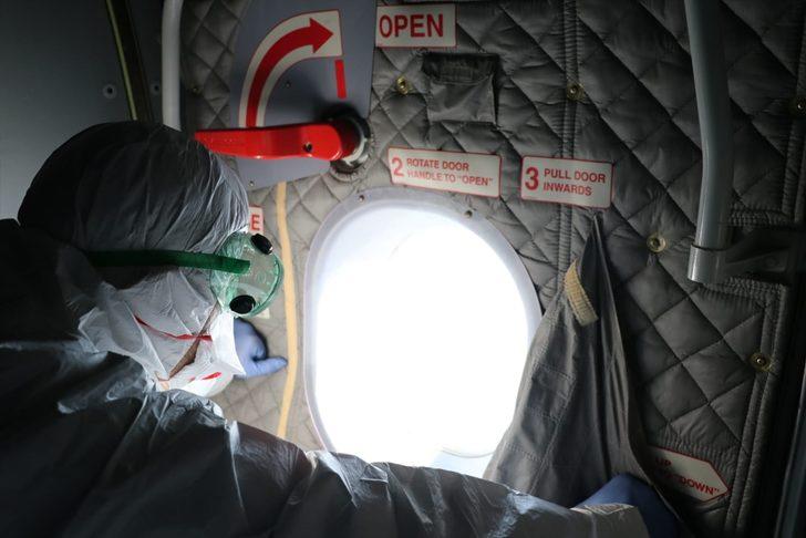 Son dakika: Vuhan'dan tahliye edilen Türk vatandaşlarını taşıyan uçak Etimesgut Havaalanı'na indi G4