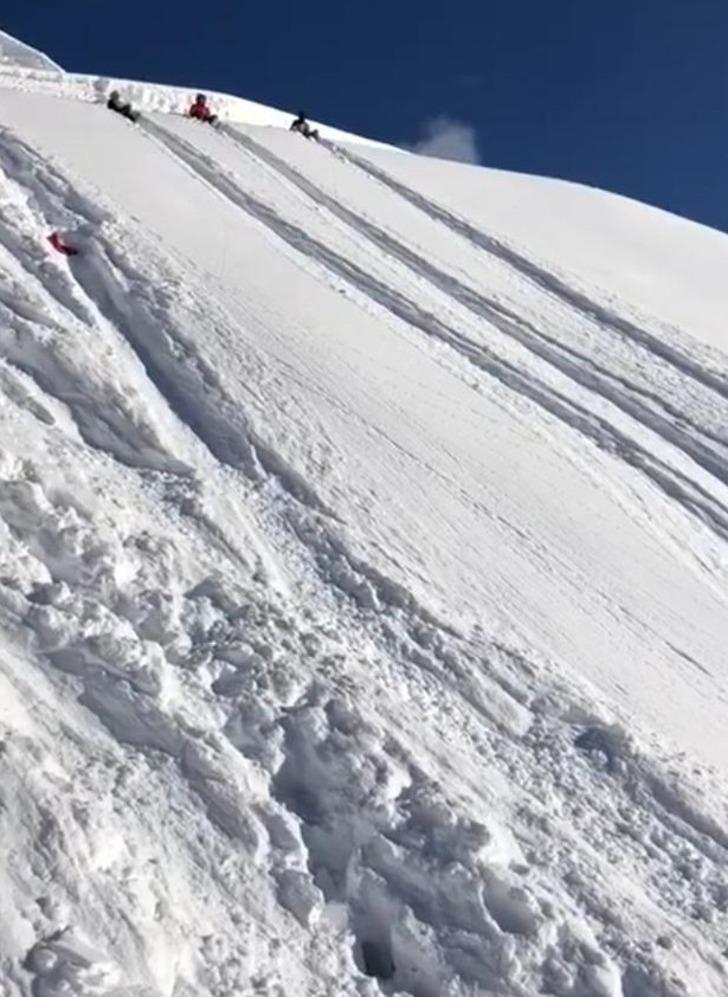 Bingöl’de çığ düştü çocuklar son anda kurtuldu G2