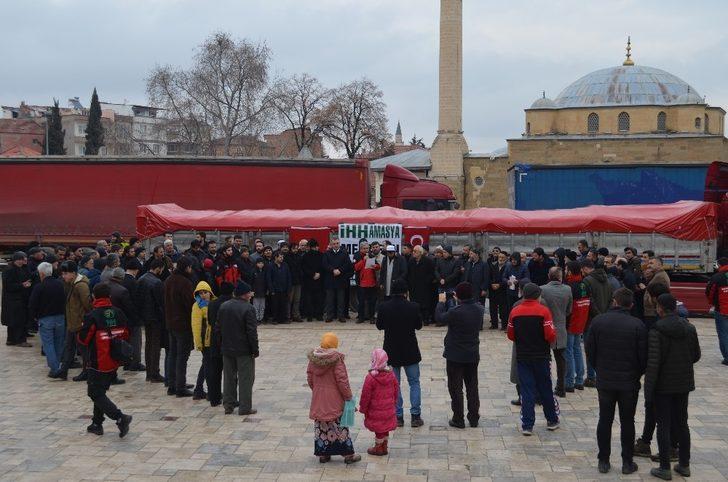 Suriye’ye 6 tır un gönderildi G1