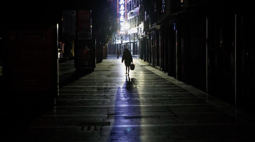 Koronavirüs salgınında ölü sayısı 304'e yükseldi! Çin dışında ilk ölüm Filipinlerde 