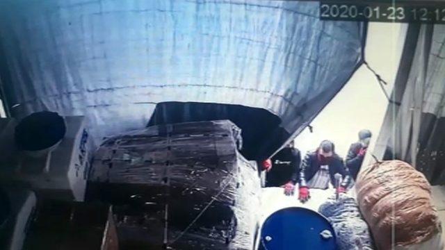 (ÖZEL) Müşteri gibi nakliyat firmasına geldiler, 25 bin TL’lik malzeme çaldılar