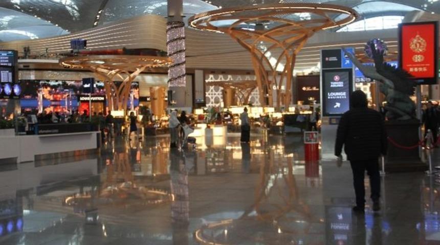 Arap turistler alışveriş yapmak için İstanbul Havalimanı'na geliyor