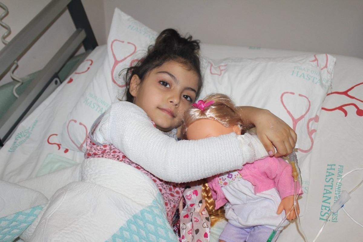 Elazığ depreminde 4 yaşındaki Hira Nur dehşeti yaşadı! 