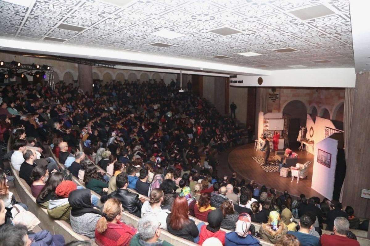 Nevşehir&rsquo;de tiyatro geceleri devam ediyor