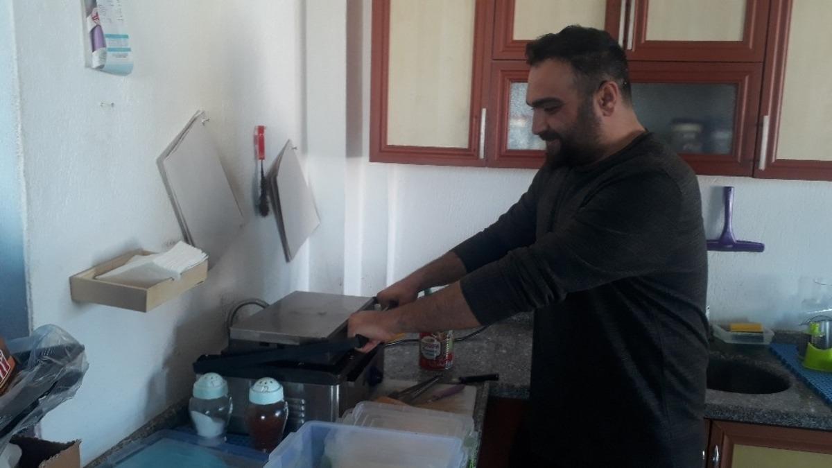 Okey takozuyla camı kırdı, 5 bin TL&rsquo;yi alıp yere yağ d&ouml;kt&uuml;kten sonra ka&ccedil;tı