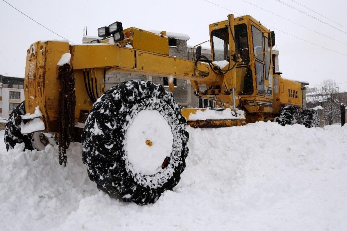 Van&rsquo;da karla m&uuml;cadele &ccedil;alışmaları hız kazandı